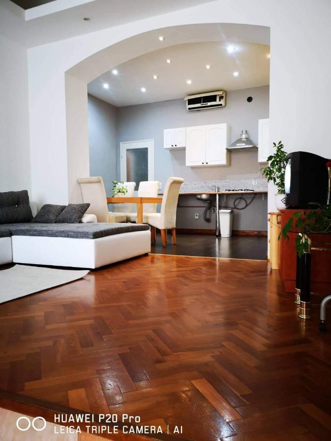 Patrik Apartman Szekesfehervar Luaran gambar