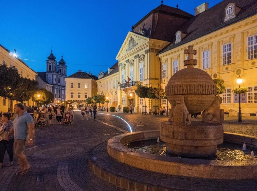 Patrik Apartman Szekesfehervar Luaran gambar