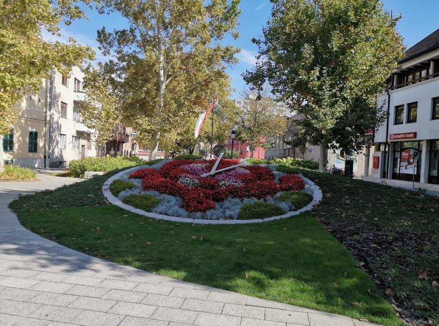 Patrik Apartman Szekesfehervar Luaran gambar
